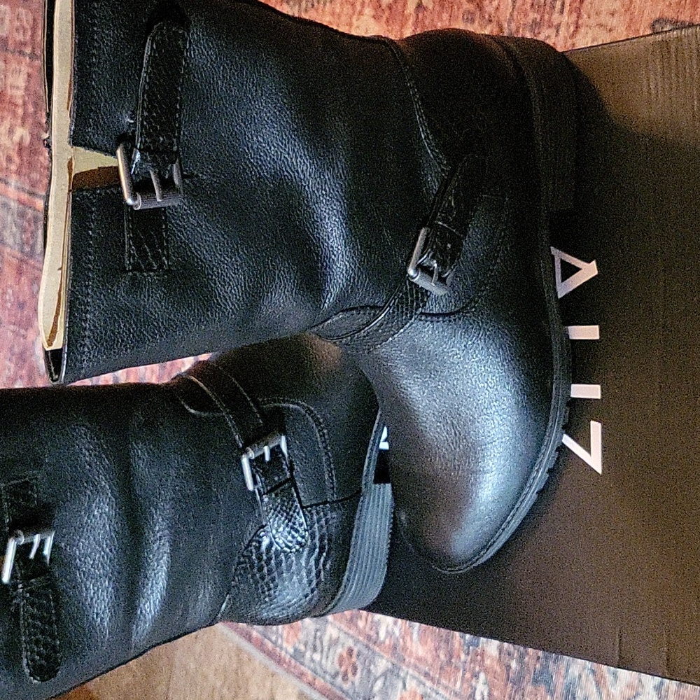 Naturalizer Leather Boots